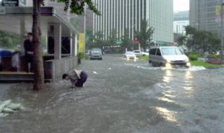 一小时降雨量50毫米相当于多深